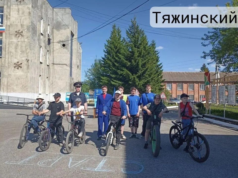 В Кузбассе сотрудники Госавтоинспекции приняли участие в мероприятиях, посвящённых Дню защиты детей В Кузбассе сотрудники Госавтоинспекции приняли участие в мероприятиях, посвящённых Дню защиты детей