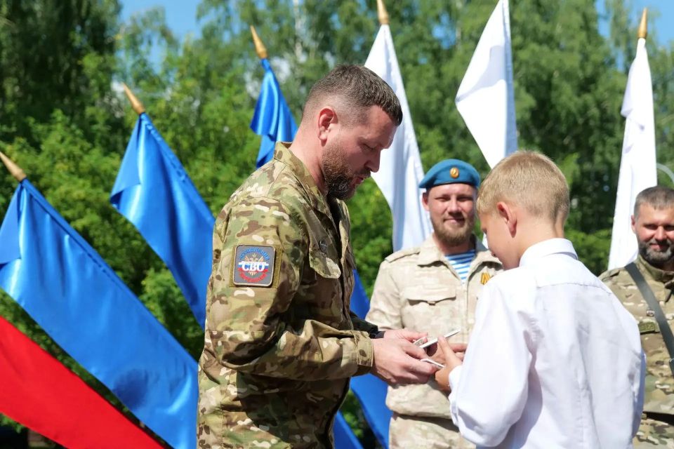 «Любимый город, Великая Россия!»: в сквере Искусств прошло торжественное мероприятие Центрального района в честь Дня России и Дня города Кемерово «Любимый город, Великая Россия!»: в сквере Искусств прошло торжественное мероприятие Центрального района в честь Дня России и Дня города Кемерово