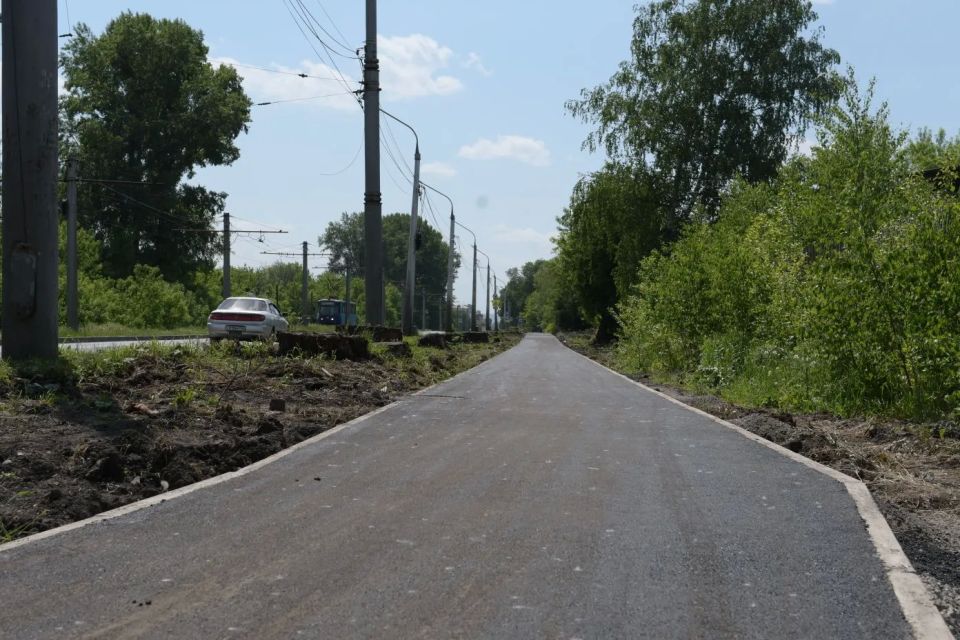 В Кузнецком районе начали приводить в порядок важный пешеходный маршрут на улице Ленина — от 30-го квартала в сторону Малоэтажки В Кузнецком районе начали приводить в порядок важный пешеходный маршрут на улице Ленина — от 30-го квартала в сторону Малоэтажки