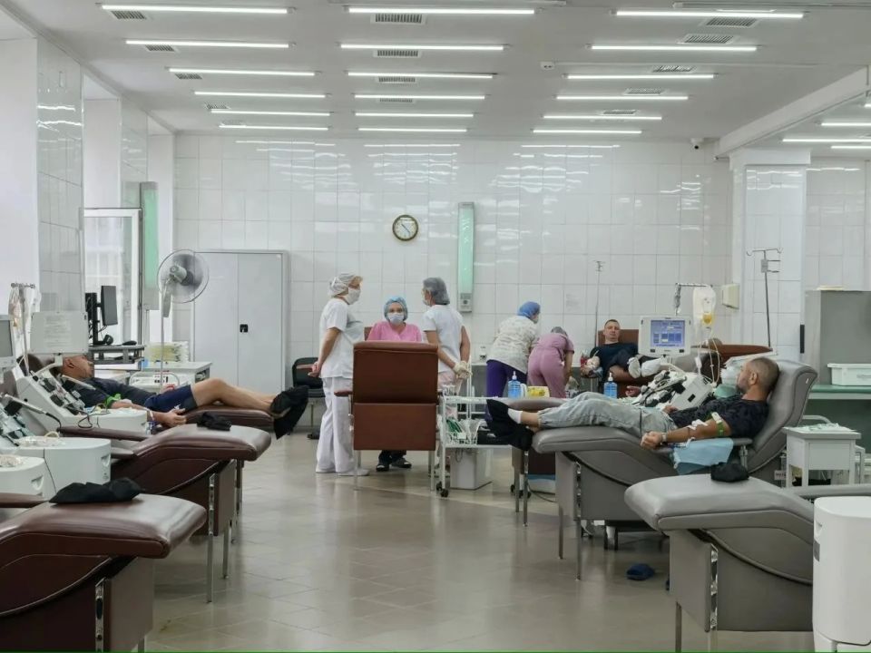 Специалисты Кузбасского центра крови освоили новые методы работы с донорской кровью, позволяющие сделать переливание более безопасным для пациентов и продлить сроки хранения компонентов