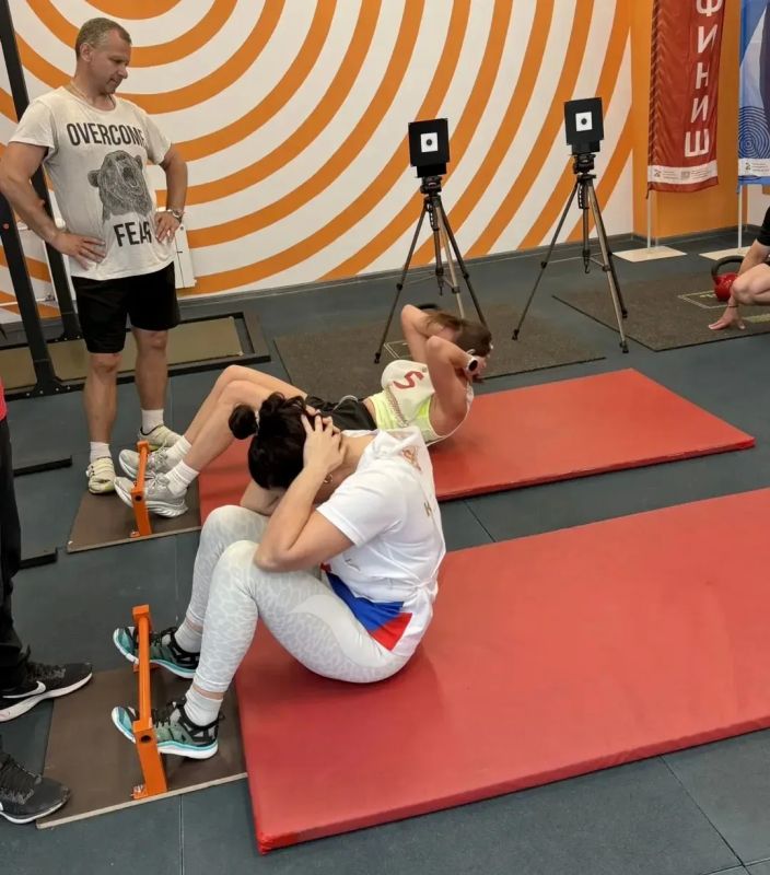 Семья Митенёвых — лучшая на муниципальном этапе фестиваля ВФСК «ГТО» среди семейных команд Семья Митенёвых — лучшая на муниципальном этапе фестиваля ВФСК «ГТО» среди семейных команд