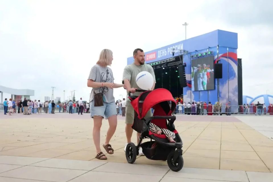 Московская площадь стала центральным местом празднования Дня России и Дня города Кемерово Московская площадь стала центральным местом празднования Дня России и Дня города Кемерово