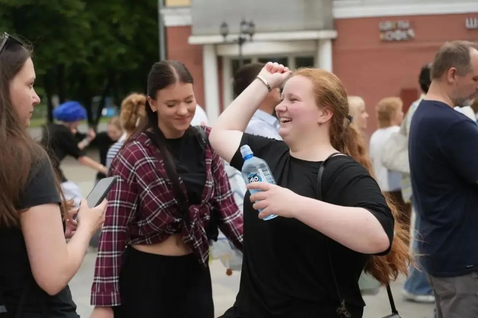 Выложились на полную: кемеровчане и гости города сразились в баттле «Танцующий город» Выложились на полную: кемеровчане и гости города сразились в баттле «Танцующий город»