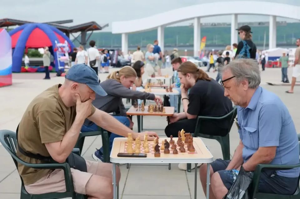 Московская площадь стала центральным местом празднования Дня России и Дня города Кемерово Московская площадь стала центральным местом празднования Дня России и Дня города Кемерово