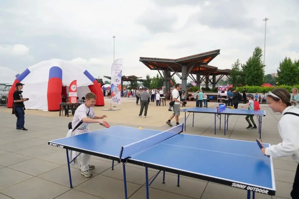 Около десяти спортивных площадок работают сегодня на Московской площади Около десяти спортивных площадок работают сегодня на Московской площади