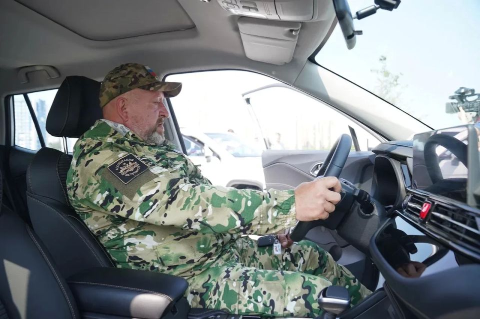 Илья Середюк: Вручил ветеранам СВО ключи от новых автомобилей Илья Середюк: Вручил ветеранам СВО ключи от новых автомобилей