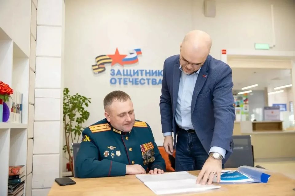 Илья Середюк: Президент России Владимир Владимирович Путин подписал указ, который дал возможность оказывать поддержку по линии фонда «Защитники Отечества» еще двум категориям участников СВО Илья Середюк: Президент России Владимир Владимирович Путин подписал указ, который дал возможность оказывать поддержку по линии фонда «Защитники Отечества» еще двум категориям участников СВО