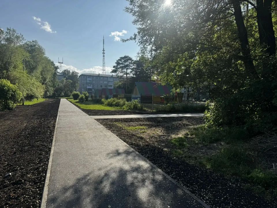 В Кемерове продолжается обновление скверов и тротуаров по нацпроекту В Кемерове продолжается обновление скверов и тротуаров по нацпроекту