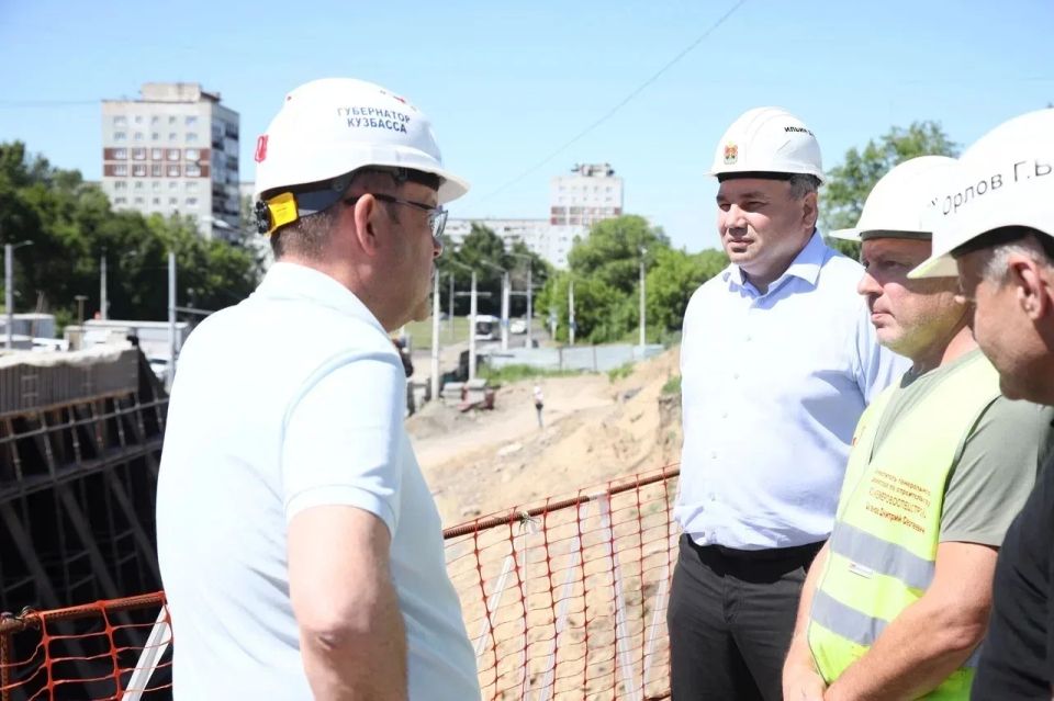 Осмотрел вместе с губернатором, как идёт капремонт Новоильинского тоннеля Осмотрел вместе с губернатором, как идёт капремонт Новоильинского тоннеля