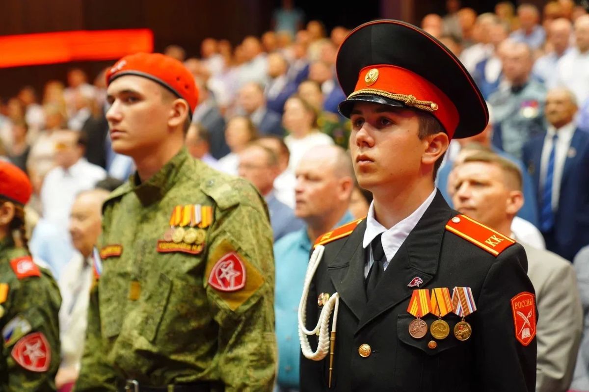 Илья Середюк: В Новокузнецке принял участие в торжественном заседании городского Совета народных депутатов, на котором присвоили звание «Почетный гражданин города Новокузнецка» Борису Мироновичу Купчику Илья Середюк: В Новокузнецке принял участие в торжественном заседании городского Совета народных депутатов, на котором присвоили звание «Почетный гражданин города Новокузнецка» Борису Мироновичу Купчику