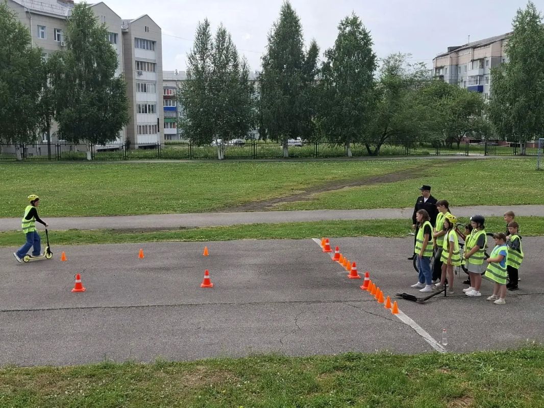 В Прокопьевском муниципальном округе сотрудники Госавтоинспекции приняли участие в мероприятии по дорожной безопасности В Прокопьевском муниципальном округе сотрудники Госавтоинспекции приняли участие в мероприятии по дорожной безопасности