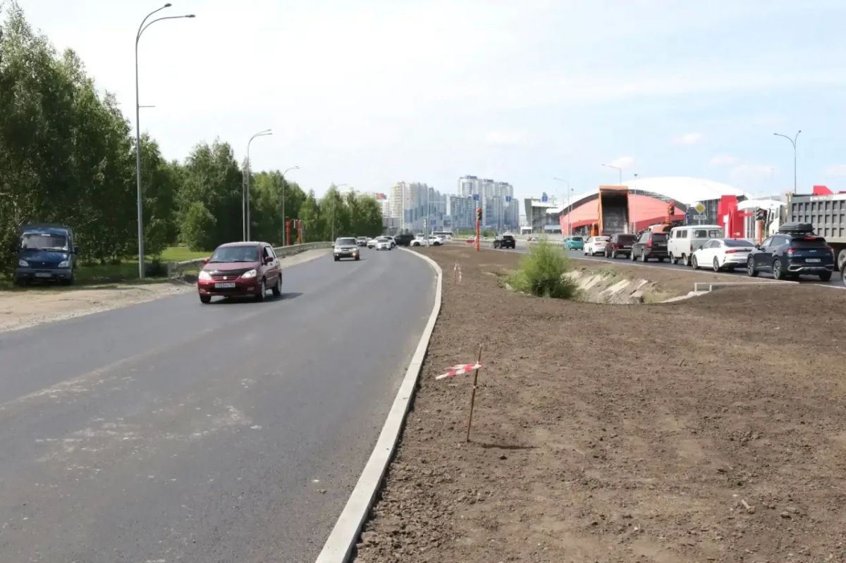 На Притомском проспекте под путепроводом в Кемерове укладывают новый асфальт На Притомском проспекте под путепроводом в Кемерове укладывают новый асфальт