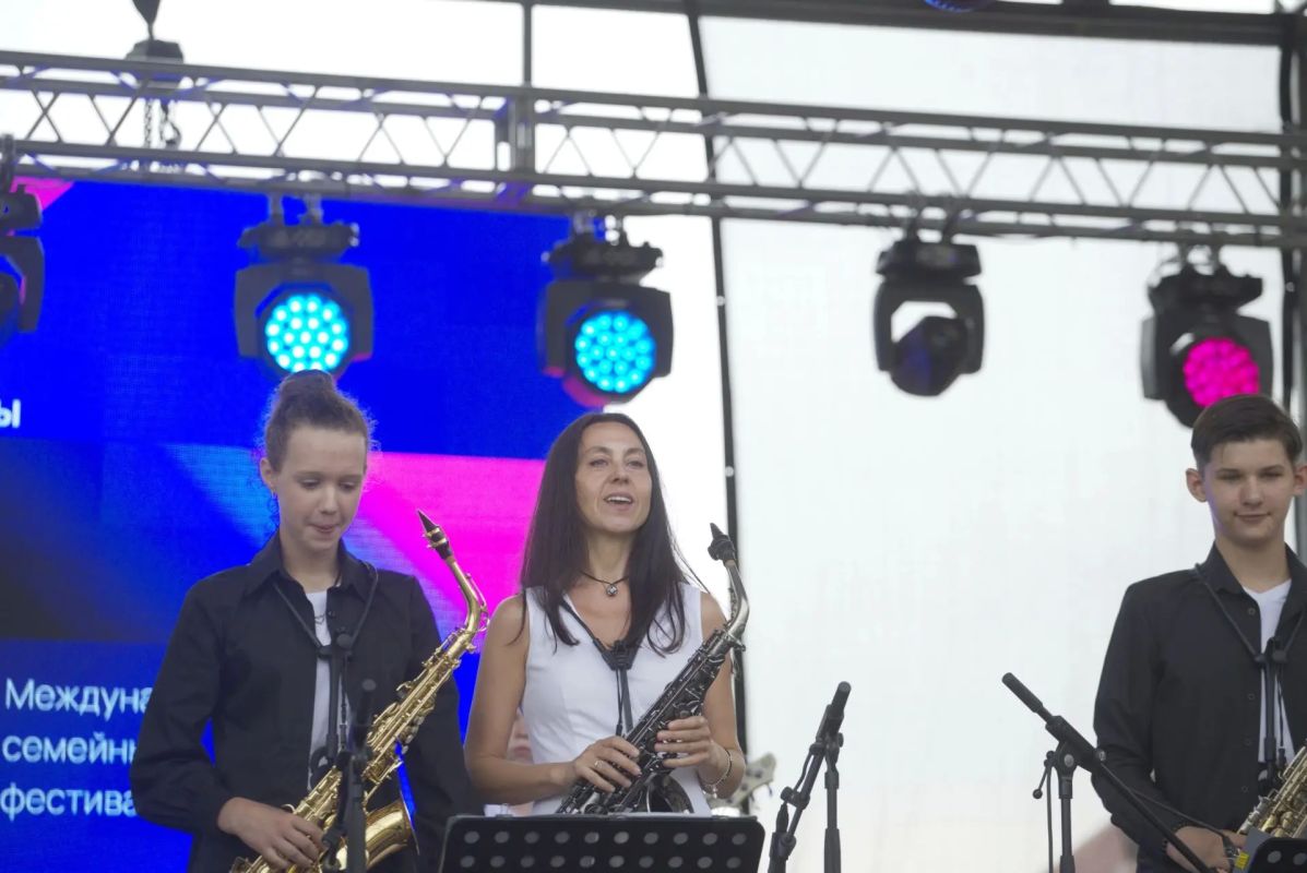 VII Международный семейный фестиваль «КуZня джаzZ» VII Международный семейный фестиваль «КуZня джаzZ»