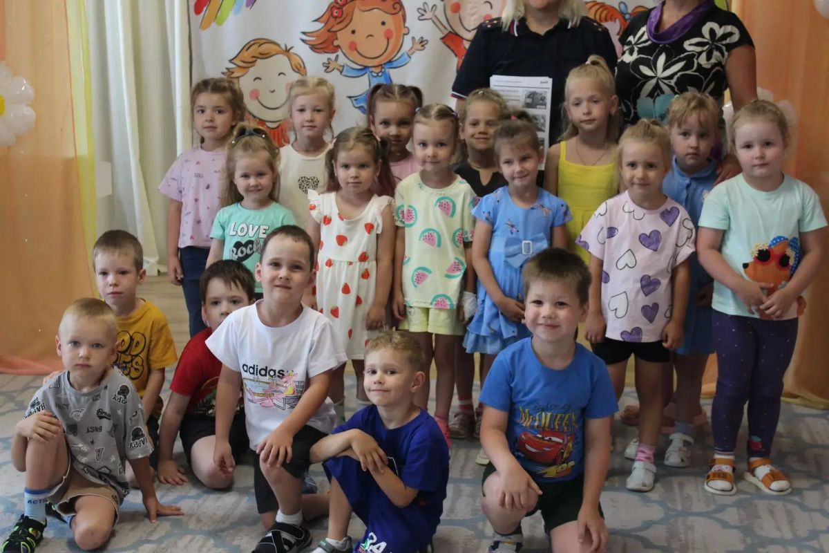 Семейные ценности на страже порядка: транспортные полицейские Белово встретили праздник вместе с жителями Семейные ценности на страже порядка: транспортные полицейские Белово встретили праздник вместе с жителями