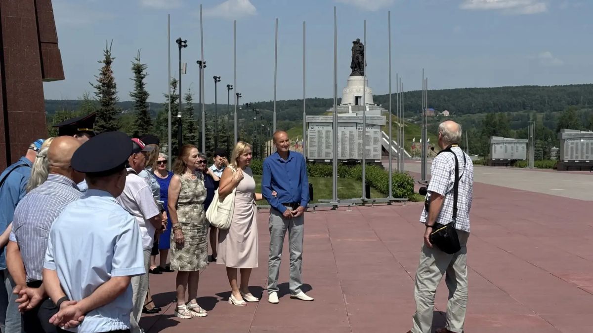 В ГУ МВД России по Кемеровской области – Кузбассу прошло торжественное мероприятие, посвященное Дню семьи, любви и верности