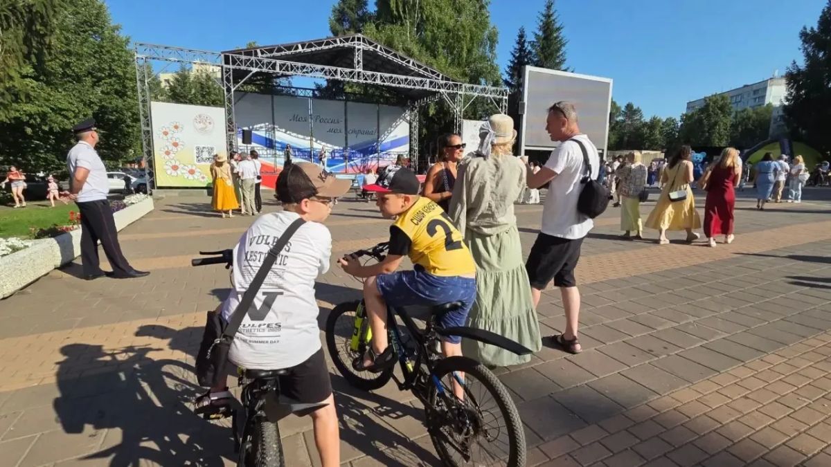 В Линейном парке бульвара Строителей прошёл семейный фестиваль «Родная нить» В Линейном парке бульвара Строителей прошёл семейный фестиваль «Родная нить»