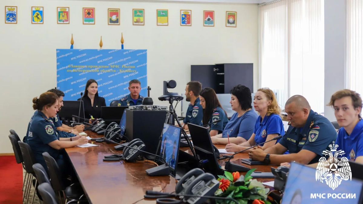 МЧС Кузбасса и ВДПО укрепляют сотрудничество МЧС Кузбасса и ВДПО укрепляют сотрудничество