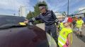 В Ленинске-Кузнецком сотрудники Госавтоинспекции совместно с дошкольниками провели профилактическую акцию «Двор без опасностей»