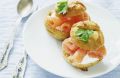 Когда нежность встречает утонченный вкус: профитроли с творожной начинкой и красной рыбой