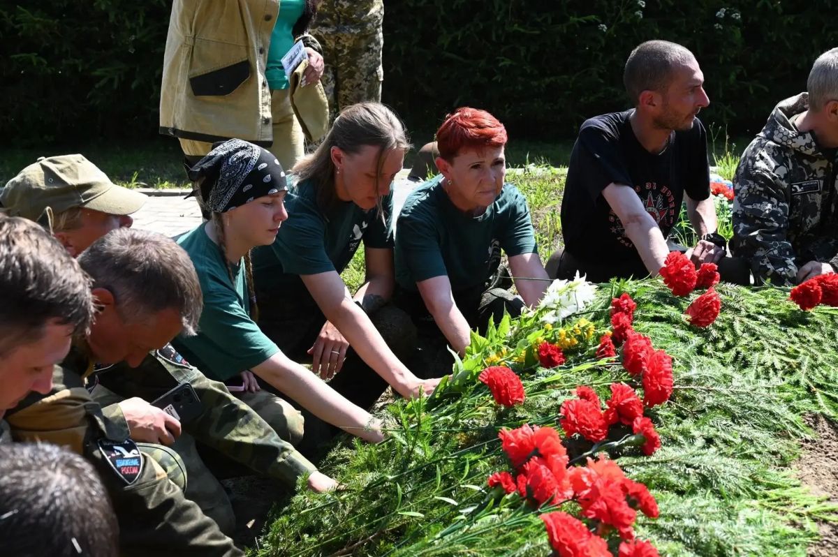 Поисковики Кузбасса вернулись с «Вахты Памяти» в Карелии Поисковики Кузбасса вернулись с «Вахты Памяти» в Карелии