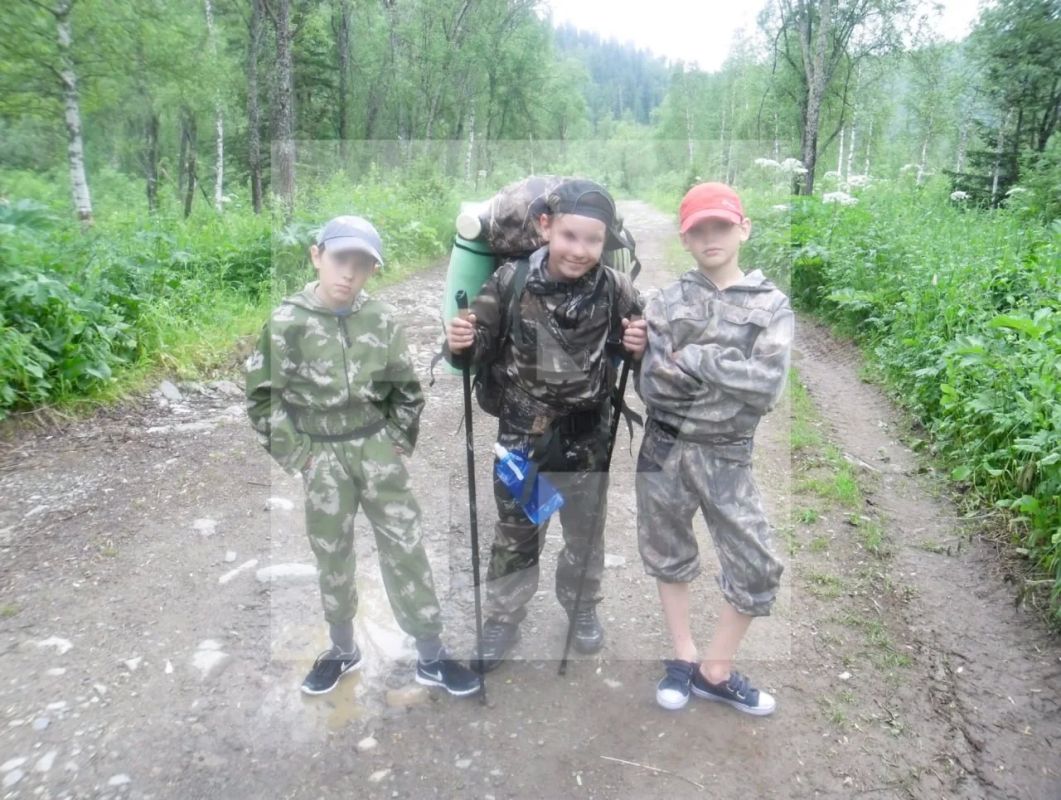 "Я сначала подумал, что это пачка сигарет": турист из Кузбасса нашёл фотоаппарат, потерянный 13 лет назад — и вернул его владельцу "Я сначала подумал, что это пачка сигарет": турист из Кузбасса нашёл фотоаппарат, потерянный 13 лет назад — и вернул его владельцу
