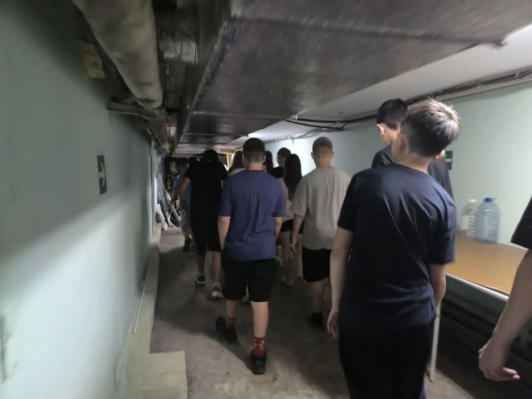 Безопасность детей — в приоритете: в лагерях Кузбасса отрабатывают действия при угрозе атаки беспилотников Безопасность детей — в приоритете: в лагерях Кузбасса отрабатывают действия при угрозе атаки беспилотников