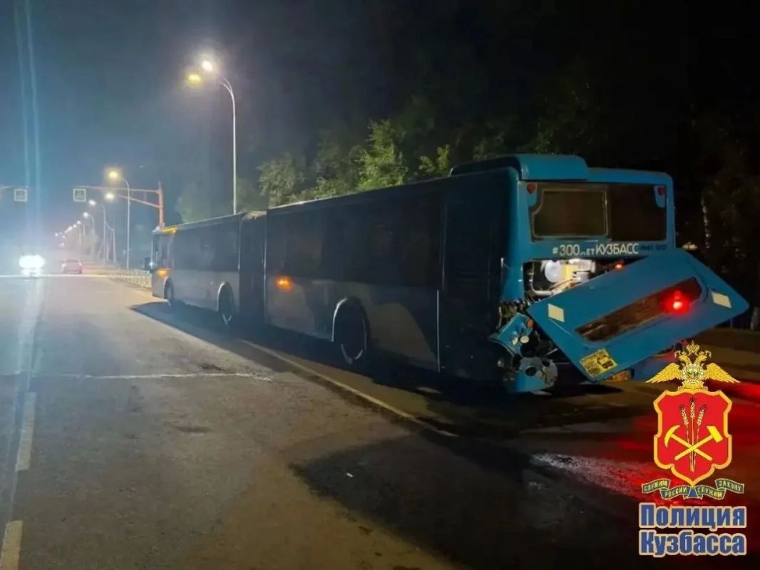 Четыре пассажира автобуса пострадали в ДТП с бетономешалкой в Кемеровском округе Четыре пассажира автобуса пострадали в ДТП с бетономешалкой в Кемеровском округе