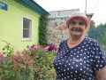 Цветочная дружба: жительницы Центрального района больше 10 лет создают красоту на улице Луговой