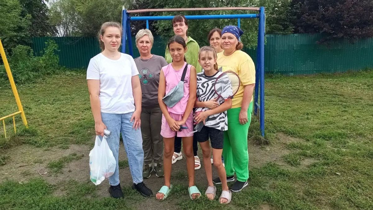 В жилом районе Пионер сегодня провели субботник В жилом районе Пионер сегодня провели субботник