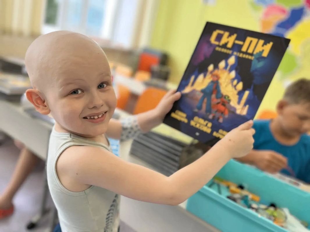 Ольга Ускова передала в госпитальные школы Кузбасса «УчимЗнаем» свои книги Ольга Ускова передала в госпитальные школы Кузбасса «УчимЗнаем» свои книги