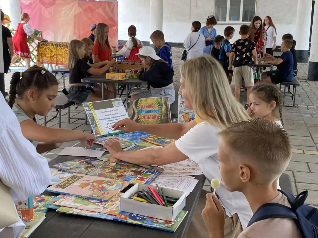 В учреждениях культуры Кемерова проходят мероприятия, посвященные Международному дню дружбы В учреждениях культуры Кемерова проходят мероприятия, посвященные Международному дню дружбы