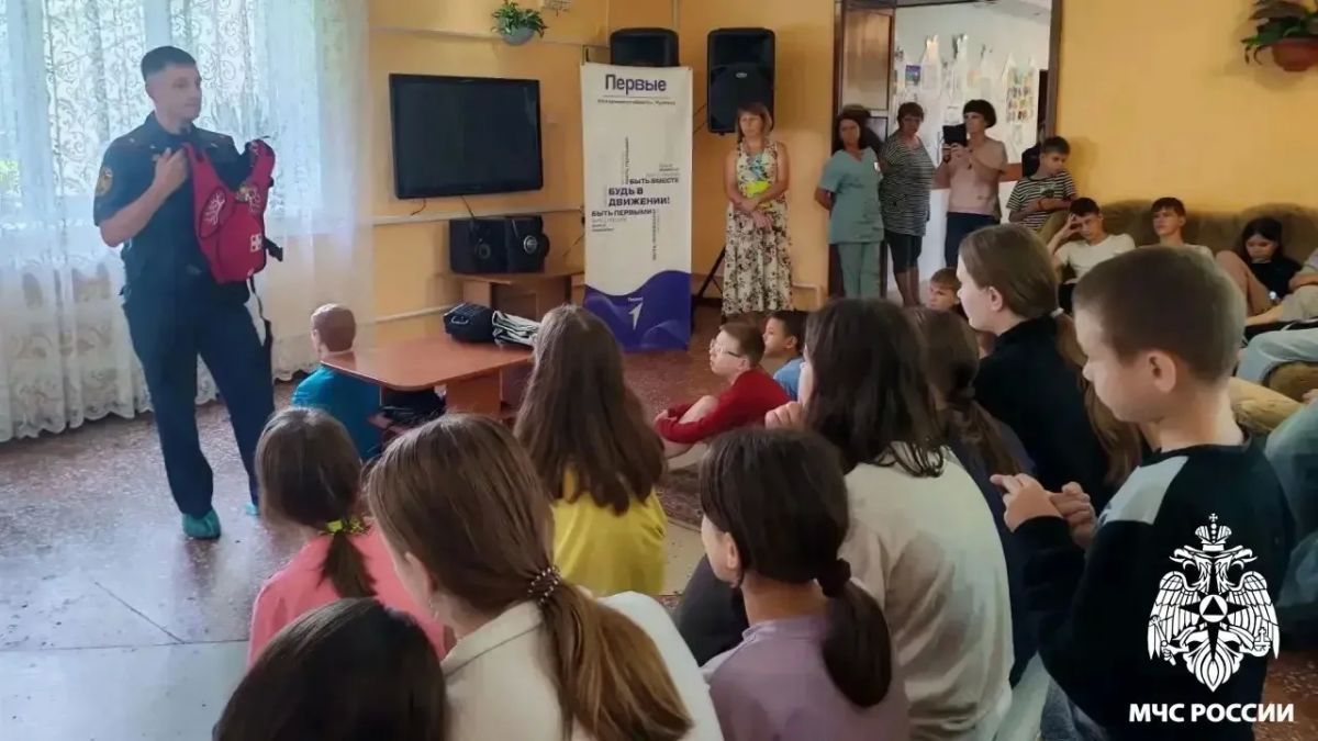 В Кузбассе детей учат спасать жизни В Кузбассе детей учат спасать жизни