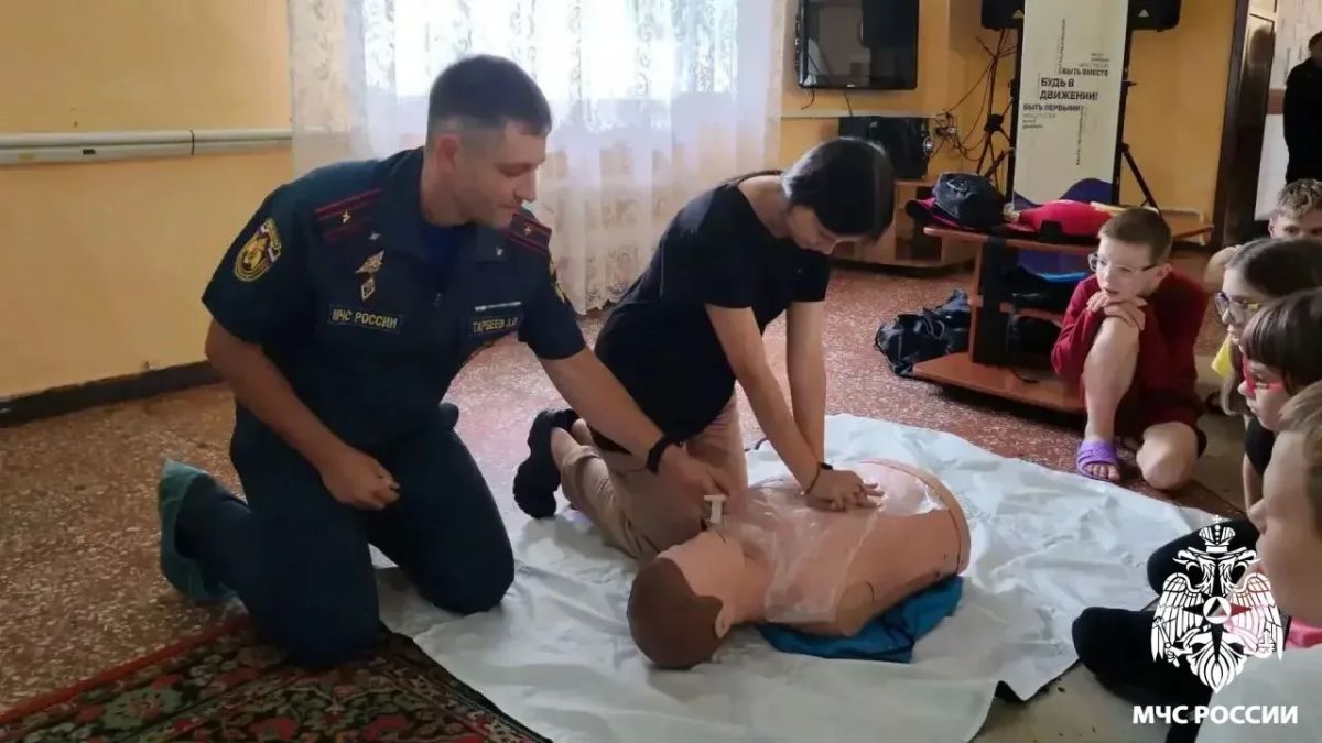 В Кузбассе детей учат спасать жизни В Кузбассе детей учат спасать жизни
