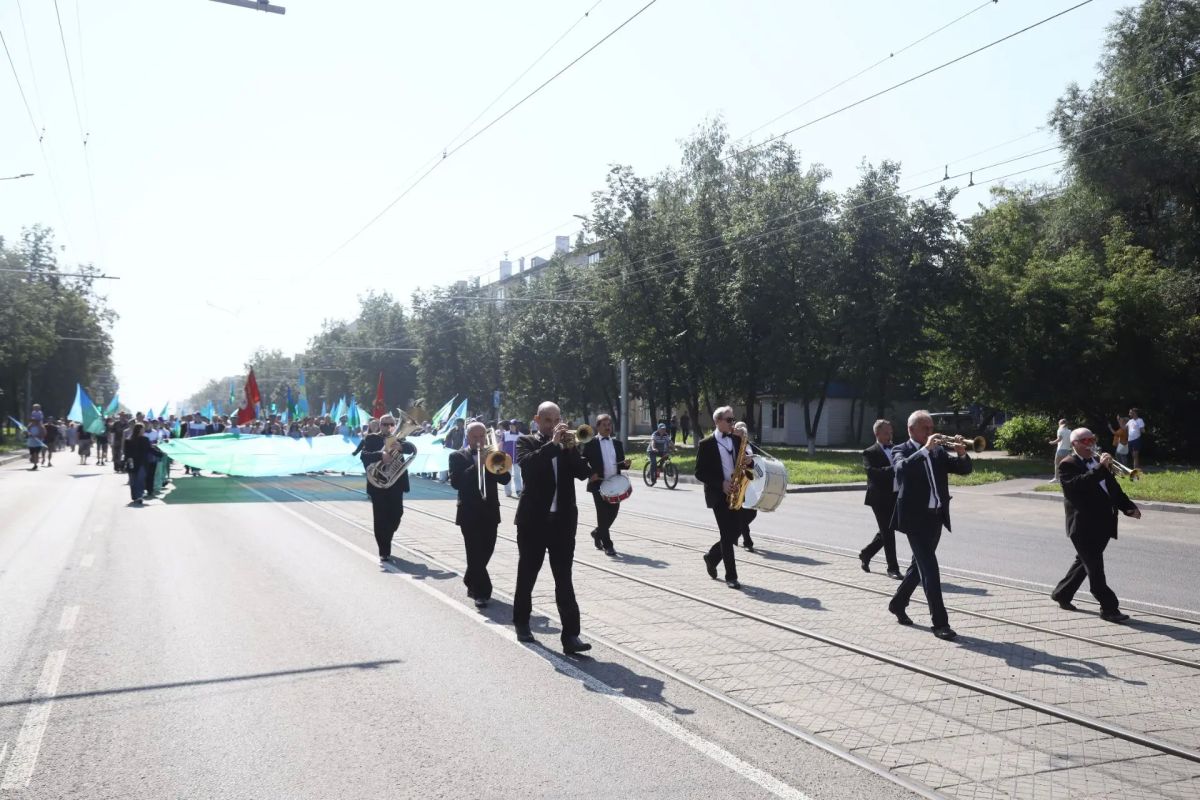 Сегодня лично поздравил наших десантников — и ветеранов, и тех, кто сейчас в строю Сегодня лично поздравил наших десантников — и ветеранов, и тех, кто сейчас в строю
