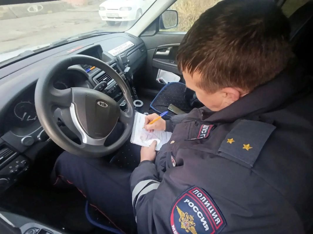 В Мысках сотрудники Госавтоинспекции провели массовую проверку соблюдения правил перевозки юных пассажиров В Мысках сотрудники Госавтоинспекции провели массовую проверку соблюдения правил перевозки юных пассажиров