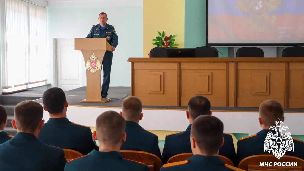 В подразделения МЧС России Кузбасса прибыли молодые офицеры В подразделения МЧС России Кузбасса прибыли молодые офицеры