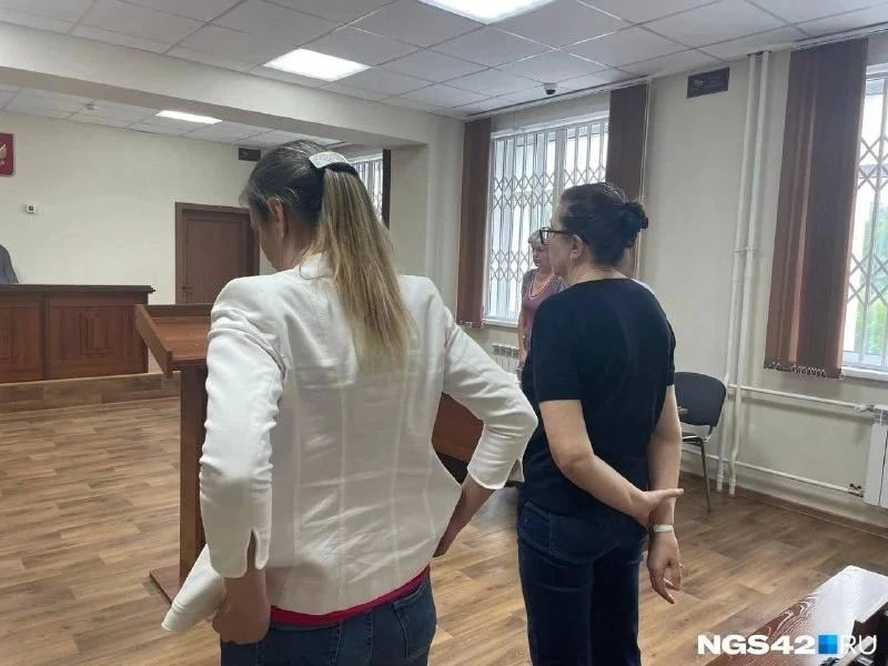 Три года колонии условно получила сегодня бывшая глава Кемеровского округа Марина Коляденко, сообщает НГС42 Три года колонии условно получила сегодня бывшая глава Кемеровского округа Марина Коляденко, сообщает НГС42