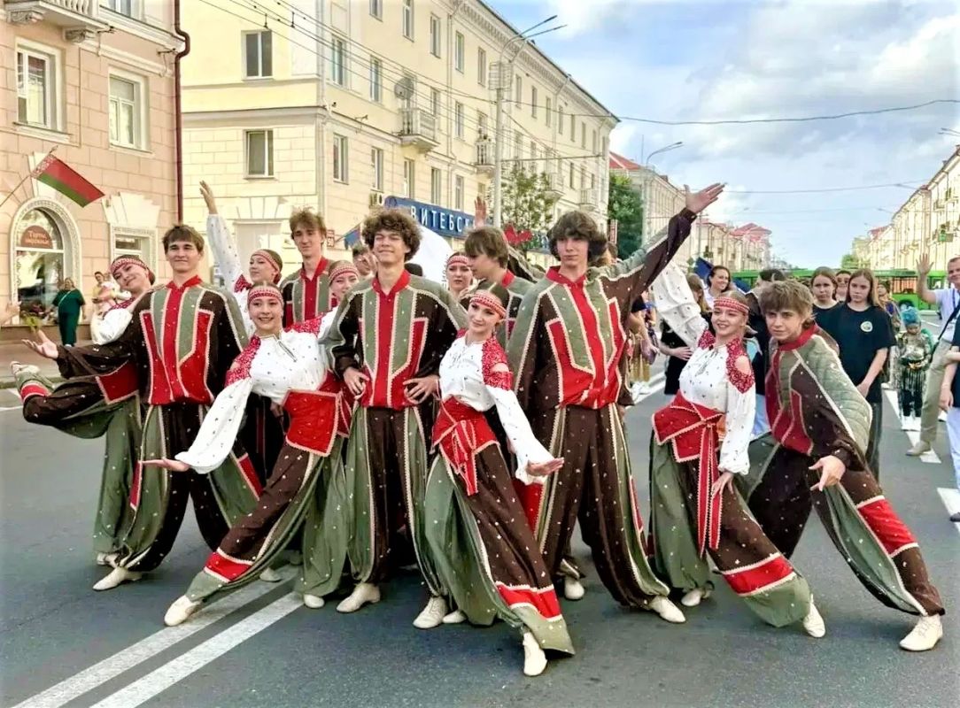 Молодежный состав шоу-балета «Аура» Культурно-спортивного центра металлургов победил в международном конкурсе «Славянский базар» в Витебске
