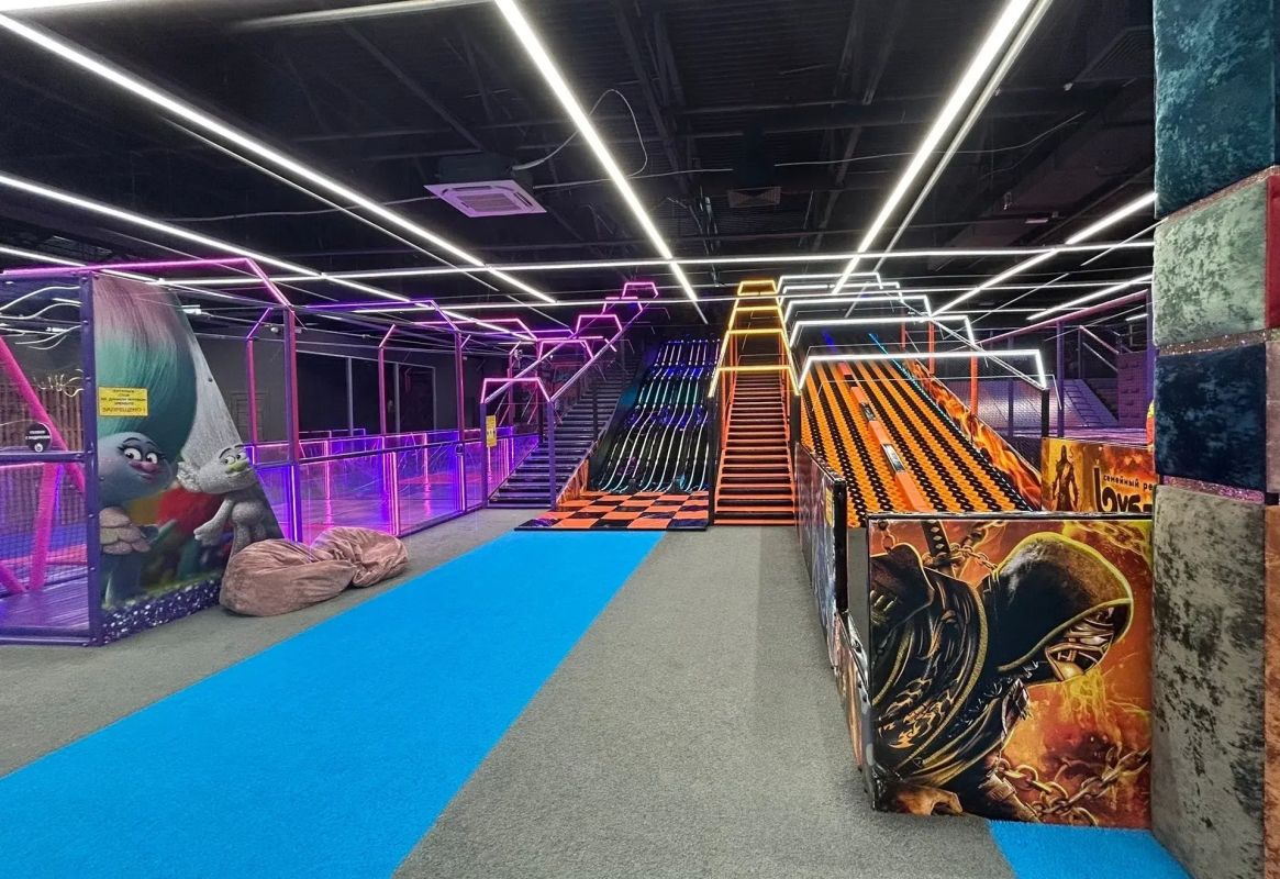 В Новокузнецке открылась новая игровая локация с аттракционами! В Новокузнецке открылась новая игровая локация с аттракционами!