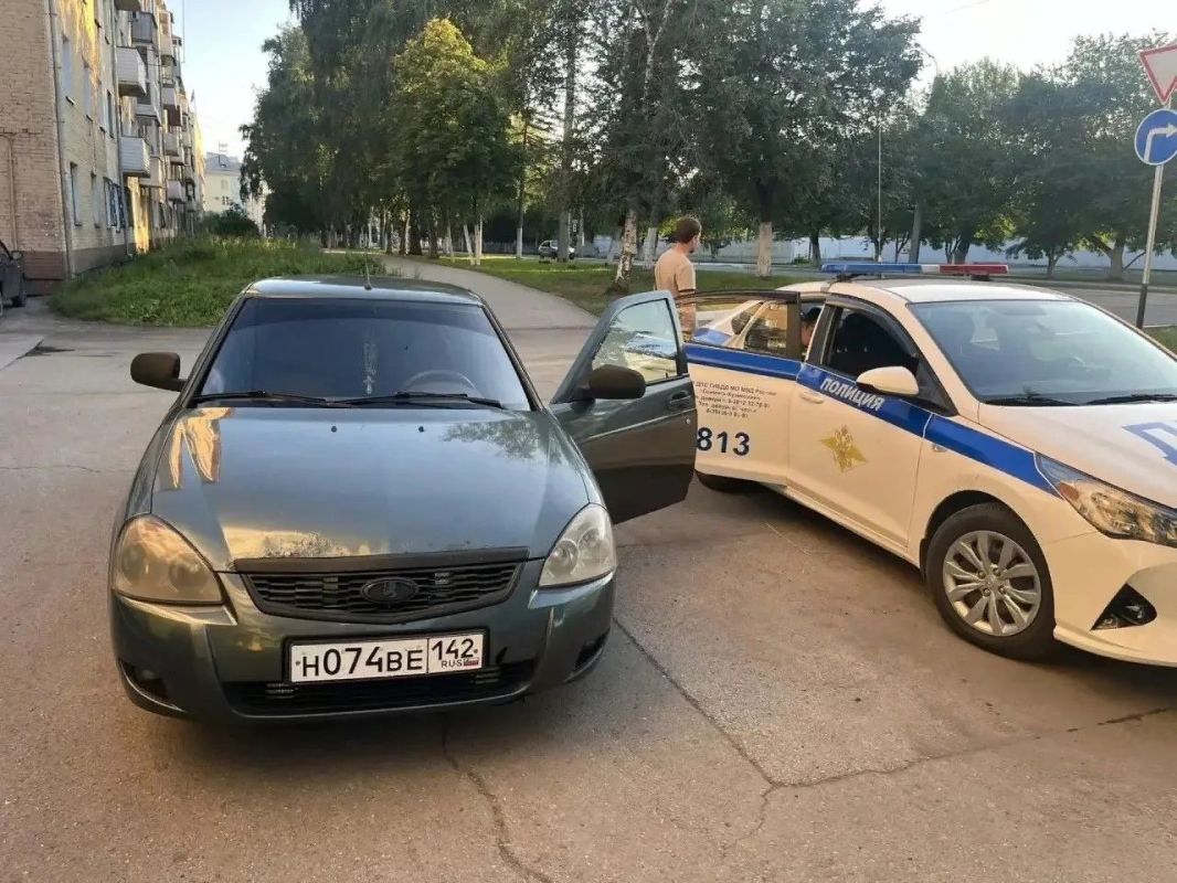 В Ленинске-Кузнецком сотрудники Госавтоинспекции привлекли к ответственности водителя тонированного автомобиля, не предоставившего преимущество в движении пешеходу В Ленинске-Кузнецком сотрудники Госавтоинспекции привлекли к ответственности водителя тонированного автомобиля, не предоставившего преимущество в движении пешеходу
