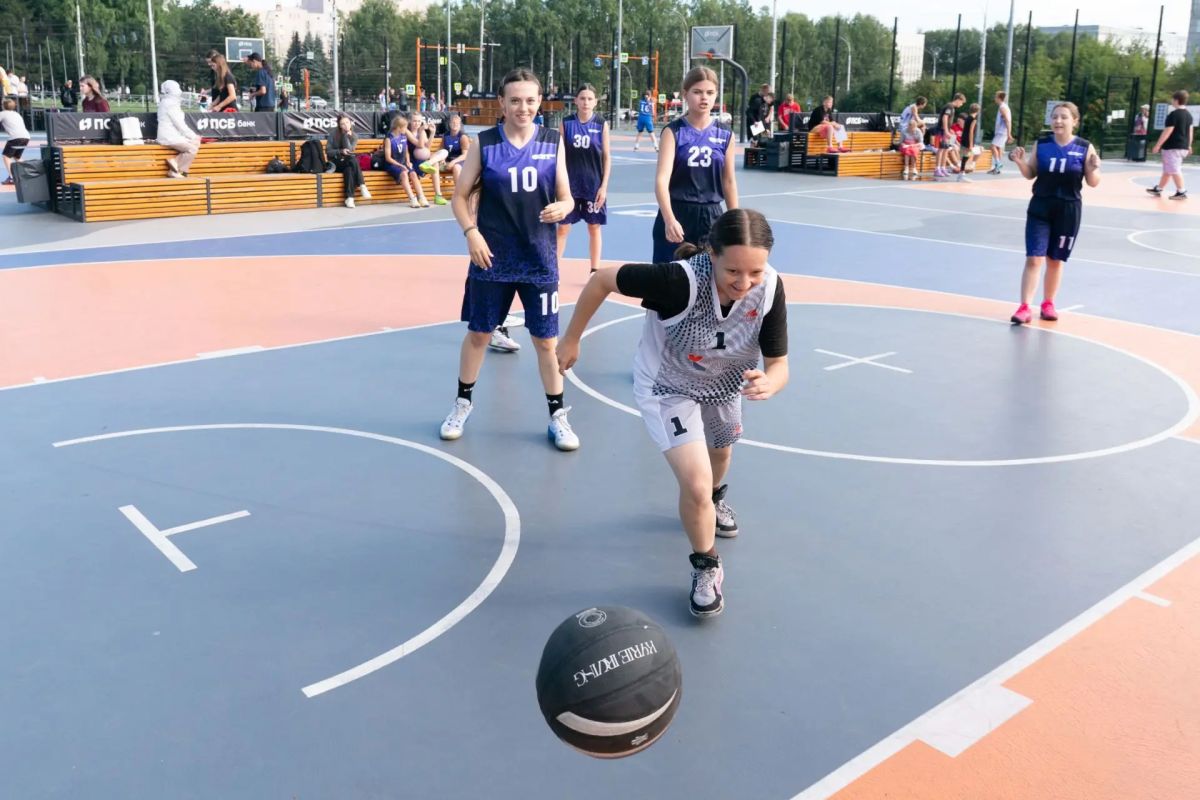 В Кемерове прошел Всероссийский турнир по уличному баскетболу «Оранжевый мяч» В Кемерове прошел Всероссийский турнир по уличному баскетболу «Оранжевый мяч»