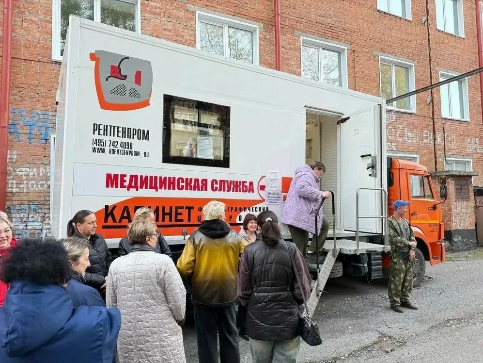 Илья Середюк: С начала года выездные медицинские бригады помогли защитить здоровье 117 тысяч кузбассовцев Илья Середюк: С начала года выездные медицинские бригады помогли защитить здоровье 117 тысяч кузбассовцев