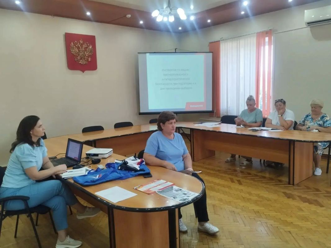 В Новокузнецке стартовало обучение членов участковых избирательных комиссий, участвующих в проекте «ИнформУИК» В Новокузнецке стартовало обучение членов участковых избирательных комиссий, участвующих в проекте «ИнформУИК»