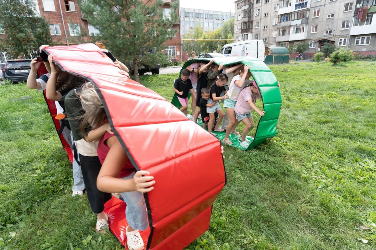 Жители Заводского района города отметили День двора Жители Заводского района города отметили День двора