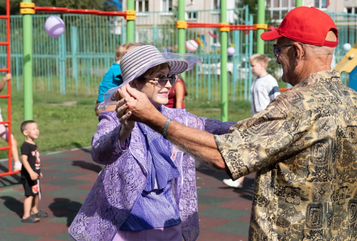 Жители Заводского района города отметили День двора Жители Заводского района города отметили День двора
