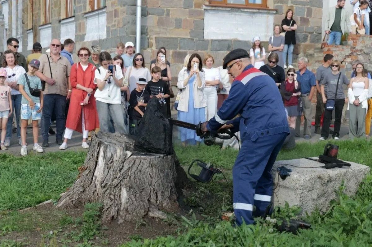 В здании главной конторы Кемеровского рудника стартовал фестиваль искусства, истории и науки «Уголь объединяет» В здании главной конторы Кемеровского рудника стартовал фестиваль искусства, истории и науки «Уголь объединяет»
