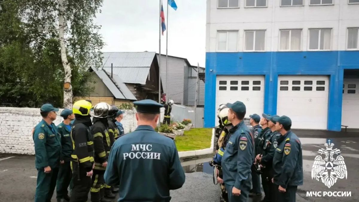 Триколор — символ долга, единства и верности своей стране Триколор — символ долга, единства и верности своей стране