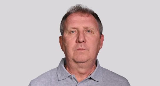 Врач новокузнецкого «Металлурга» помог приболевшим пассажирам во время перелета