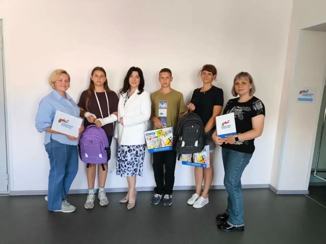Депутаты Парламента Кузбасса продолжают ежегодную традицию и оказывают помощь семьям в подготовке детей к новому учебному году Депутаты Парламента Кузбасса продолжают ежегодную традицию и оказывают помощь семьям в подготовке детей к новому учебному году