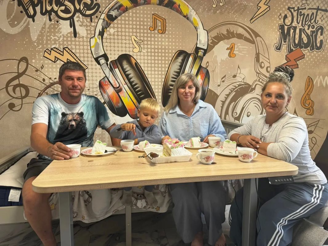 Депутаты Парламента Кузбасса продолжают ежегодную традицию и оказывают помощь семьям в подготовке детей к новому учебному году Депутаты Парламента Кузбасса продолжают ежегодную традицию и оказывают помощь семьям в подготовке детей к новому учебному году